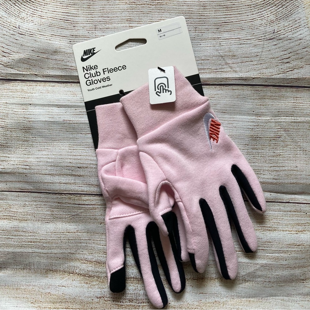 Nike Club Fleece Gloves NWT Girls Medium